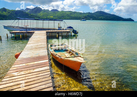 Belle maison de vacances nice beauteously vacances vacances paradis ciel chaud bois plein air dock bay day côte Banque D'Images