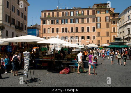 Les étals de marché dans le Campo de Fiori, Rome, Italie, Europe Banque D'Images