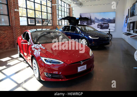 TESLA Show-Room, Red Hook, Brooklyn, New York, USA Banque D'Images