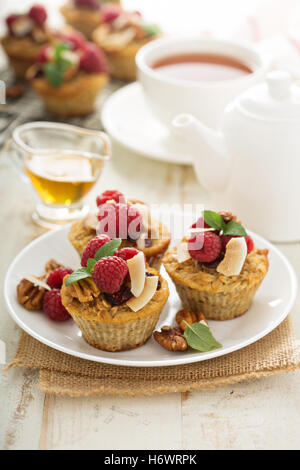 Des petits muffins d'avoine fait maison Banque D'Images