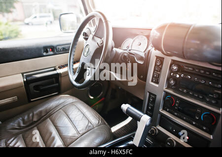 Hai, Ukraine - le 20 octobre 2016 : Hummer H2 interior Banque D'Images