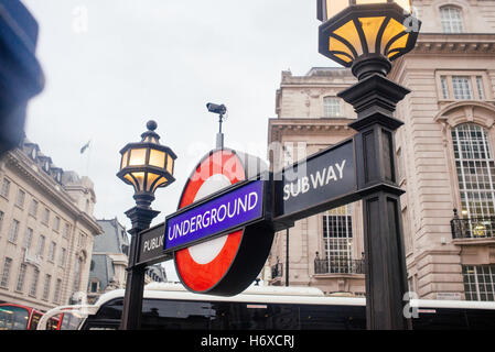 London Underground sign Piccadilly Circus Banque D'Images