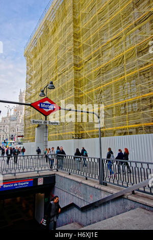 MADRID, ESPAGNE - 25 octobre 2016 : Travaux de rénovation à la Banque d'Espagne Banque D'Images