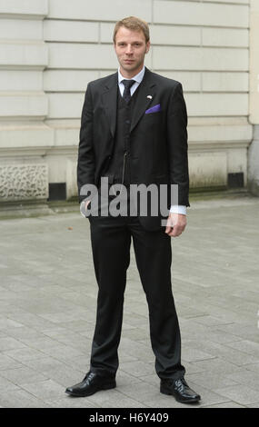 Paul Wright se trouve à l'extérieur Westminster Magistrates' Court, Londres, où une audience pour décider s'il devrait être extradé vers la Grèce 13 ans après un accident alors qu'il était en vacances avec ses amis doit avoir lieu. Banque D'Images