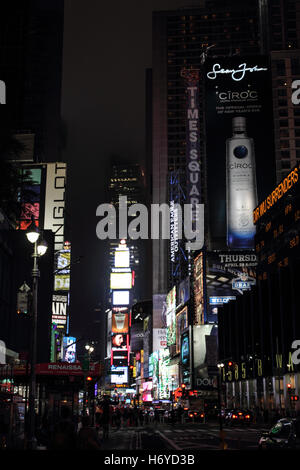 Nuit à Times square, Manhattan, New York City, New York, USA, United States of America Banque D'Images