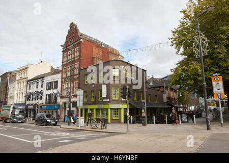 Peppermint bar et cuisine à la jonction de St Mary Street et Mill Lane Cardiff Wales United Kingdom Banque D'Images