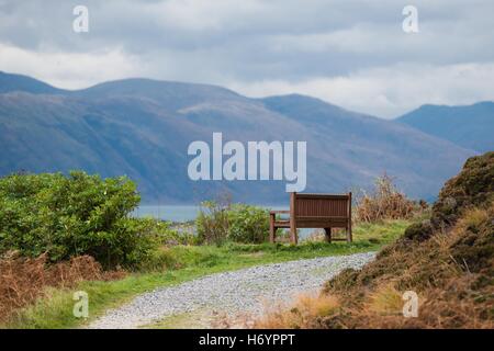 Vue du port appin à Creach Bheinn avec siège en premier plan Banque D'Images