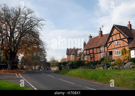 Village de Stoneleigh en automne, Warwickshire, England, UK Banque D'Images