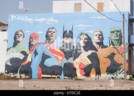 Fuerteventura, Îles Canaries, Espagne : une grande fresque avec de super héros sur un mur à Puerto del Rosario, la capitale de l'île Banque D'Images