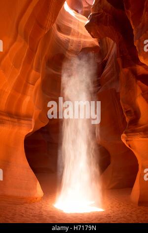 Rayons de soleil dans la région de Antelope Canyon, Arizona, USA Banque D'Images