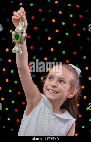 Sweet Happy Girl célébrant le Ramadan Lantern Banque D'Images