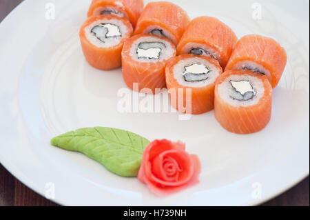 Les repas au restaurant aliment santé gros plan couleur des feuilles isolées de l'Asie de l'angle de la californie Cuisine poissons crus alimentation traditionnelle cuisine Banque D'Images