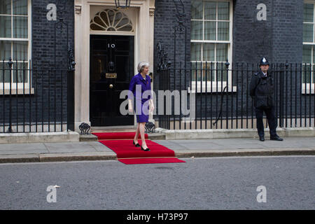 London, UK.2e Nov 2016. Theresa May. (C) Brayan UN Lopez Garzon/Alamy Live News Banque D'Images