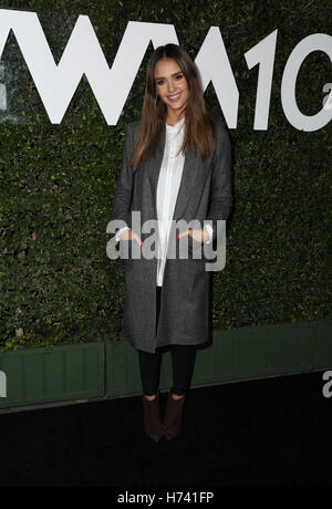 Los Angeles, CA, USA. 09Th Nov, 2016. Jessica Alba qui assiste à l'Usure ce que 10e anniversaire # WWW10 L'expérience sur 2 Novembre 2016 à Los Angeles, Californie. ( Crédit : Parisa Afsahi/Media Punch)./Alamy Live News Banque D'Images