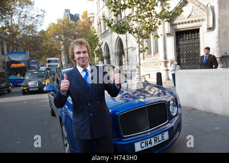 Brexit Article 50 Contestation judiciaire de la Haute Cour de Londres, UK 06th Novembre 2016 Charlie Mullins, chef d'entreprise et l'un des maçons Pimlico quelques buisinesspeople le financement de la contestation judiciaire de l'article 50 de la Haute Cour. Crédit : Jeff Gilbert/Alamy Live News Banque D'Images