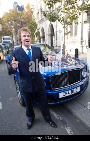 Brexit Article 50 Contestation judiciaire de la Haute Cour de Londres, UK 06th Novembre 2016 Charlie Mullins, chef d'entreprise et l'un des maçons Pimlico quelques buisinesspeople le financement de la contestation judiciaire de l'article 50 de la Haute Cour. Crédit : Jeff Gilbert/Alamy Live News Banque D'Images