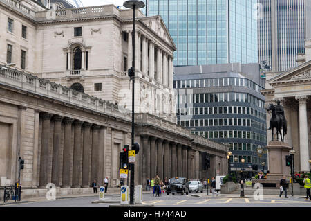 Banque d'Angleterre dans le quartier financier de la City de Londres, Londres, Angleterre, Royaume-Uni, Europe Banque D'Images