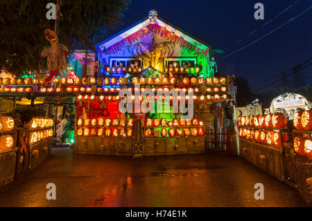 Maison décorée pour Halloween-Colwood, Victoria, Colombie-Britannique, Canada. Banque D'Images