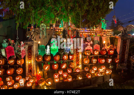 Maison décorée pour Halloween-Colwood, Victoria, Colombie-Britannique, Canada. Banque D'Images