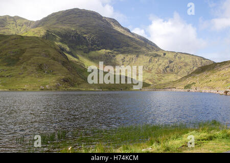 Le lac Lough Fee, le Connemara, Galway, Irlande Banque D'Images