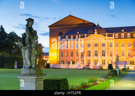 Basilique de Constantin et Palais Rococo, Trèves, Rhénanie-Palatinat, Allemagne Banque D'Images