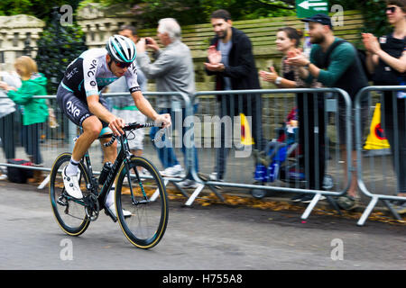 Coureur au Tour of Britain course à Bristol, le 10 septembre 2016 Banque D'Images