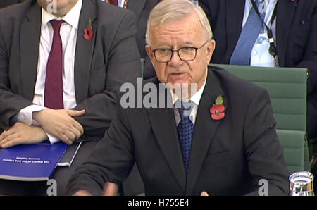 Sir John Chilcot preuve donne à la Chambre des communes Comité de Liaison sur son rapport dans la guerre en Irak à Portcullis House, Londres. Banque D'Images