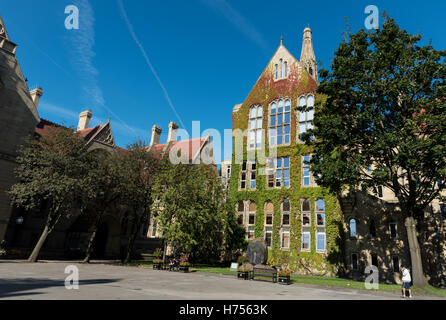 La Manchester University main campus office buildings Banque D'Images