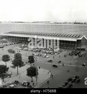 Vue aérienne de la gare de Termini, Rome, Italie 1951 Banque D'Images