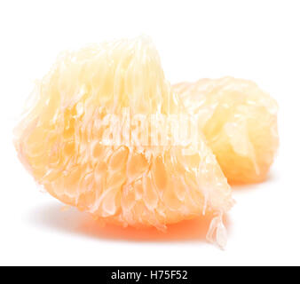 Morceaux de pomelo isolé sur fond blanc Banque D'Images