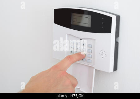 Son doigt main libre porte moderne modernité personne crime mur suivi d'urgence déverrouiller une protection protection numérique Banque D'Images