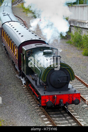 Locomotive à vapeur Seigneur Phil à Matlock, Gare sur la rampe de Fer à pointe préservée Derbyshire England UK Banque D'Images