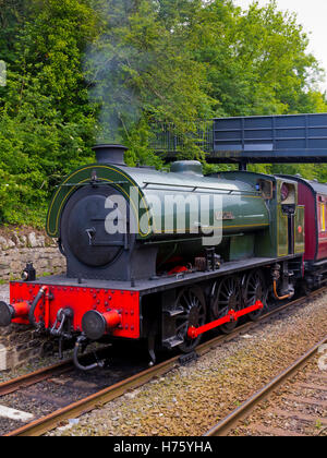 Locomotive à vapeur Seigneur Phil à Matlock, Gare sur la rampe de Fer à pointe préservée Derbyshire England UK Banque D'Images