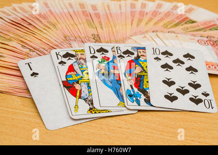 Cartes à jouer de l'argent russe en coupures de cinq mille roubles Banque D'Images