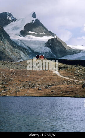 Vue de Gracken Brunegghorn, Saastal, Valais, Suisse, Alpes Banque D'Images