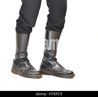 Une paire de vieux et robuste/hommes unisex knee-high-oeillet 20 noir avec dentelle chaussures de combat Banque D'Images