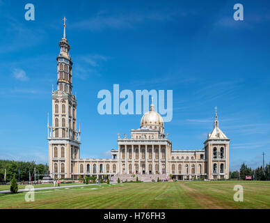 Sanctuaire et basilique de Notre Dame des Douleurs dans la région de lichen. La plus grande église en Pologne et l'un des plus importants au monde. Banque D'Images