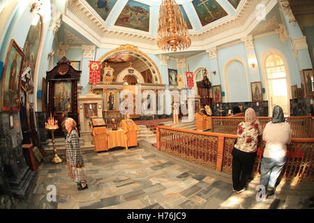 Intérieur de la cathédrale de l'assomption de l'église orthodoxe russe, Tachkent, Ouzbékistan. Banque D'Images