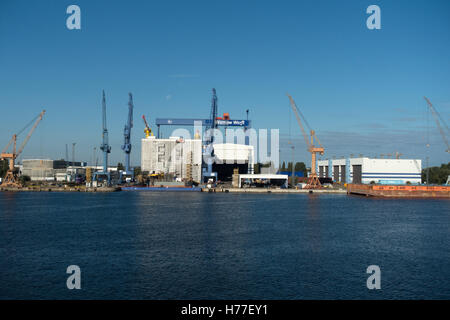 Vue du ferry au port de Warnemünde, Schleswig-Holstein, Allemagne Banque D'Images