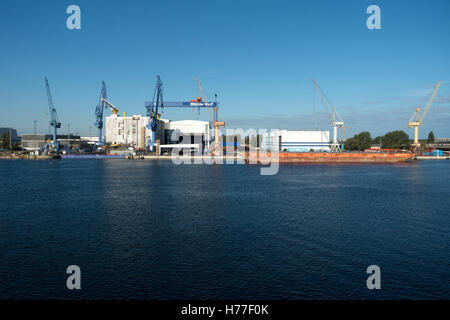 Vue du ferry au port de Warnemünde, Schleswig-Holstein, Allemagne Banque D'Images