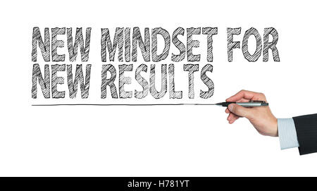 Nouvelle mentalité pour de nouveaux résultats écrit par part écrit à la main, la main sur la photo, transparent Banque D'Images