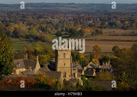 Village de Bourton On The Hill à l'automne, Cotswolds, Gloucestershire, Angleterre Banque D'Images