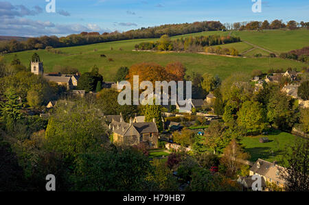 Village de Naunton à l'automne, Cotswolds, Gloucestershire, Angleterre Banque D'Images