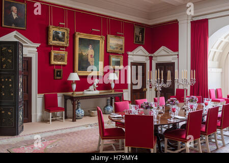 Salle à manger rouge en 18e siècle Dumfries house, Ayrshire, Scotland Banque D'Images