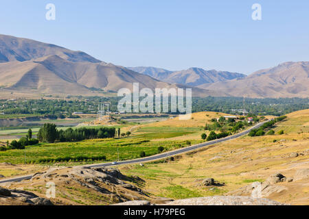 Col,Valley,épices,sèches,fruits à vendre,au-delà orchidée sur M-39,Sud,Shahrisabz Shakhirisabz,Ouzbékistan,l'Asie centrale Banque D'Images