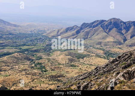 Col,Valley,épices,sèches,fruits à vendre,au-delà orchidée sur M-39,Sud,Shahrisabz Shakhirisabz,Ouzbékistan,l'Asie centrale Banque D'Images