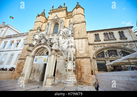 Igeja de Santa Cruz de Coimbra l'Hôtel de Ville adjacent de l'église Banque D'Images