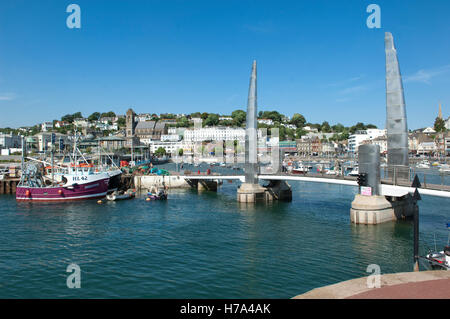 Le port, le millenium bridge et pavilion, Torquay, Devon, UK Banque D'Images