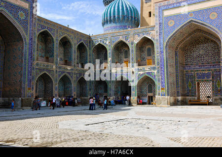 D'Ouloug Beg Madrassa,15ème siècle,Mosquée InternShops,de,la place du Registan de Samarkand, Samarquand,Route de la soie, l'Ouzbékistan, l'Asie centrale Banque D'Images