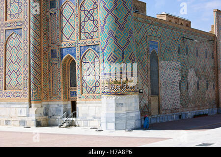 D'Ouloug Beg Madrassa,15ème siècle,la mosaïque,panneaux de tuile,la place du Registan de Samarkand, Samarquand,la route de la soie, l'Ouzbékistan, l'Asie centrale Banque D'Images